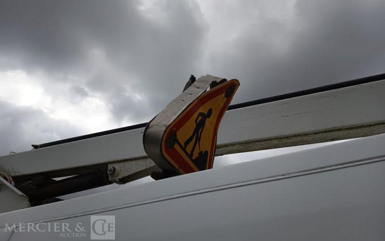 RENAULT MASTER AVEC NACELLE VERSALIFT ETL32-125 – 12 METRES – DIESEL – ANNEE 2019 BLANC FM-588-MG