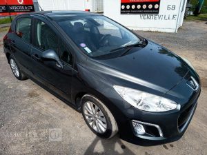 PEUGEOT 308 1.6 THP 16V 155 CV PREMIUM PACK – ESSENCE – 92831 KMS – ANNEE 2013 NOIR FN-627-HK