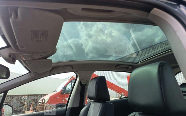 PEUGEOT 308 1.6 THP 16V 155 CV PREMIUM PACK – ESSENCE – 92831 KMS – ANNEE 2013 NOIR FN-627-HK