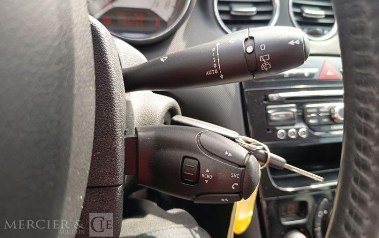 PEUGEOT 308 1.6 THP 16V 155 CV PREMIUM PACK – ESSENCE – 92831 KMS – ANNEE 2013 NOIR FN-627-HK