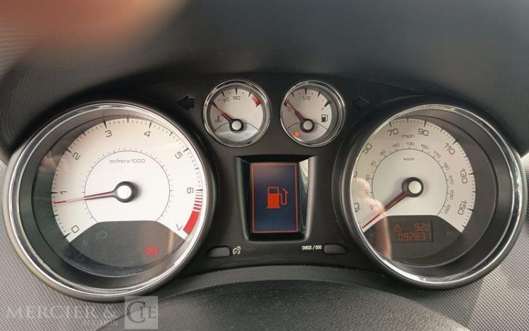 PEUGEOT 308 1.6 THP 16V 155 CV PREMIUM PACK – ESSENCE – 92831 KMS – ANNEE 2013 NOIR FN-627-HK