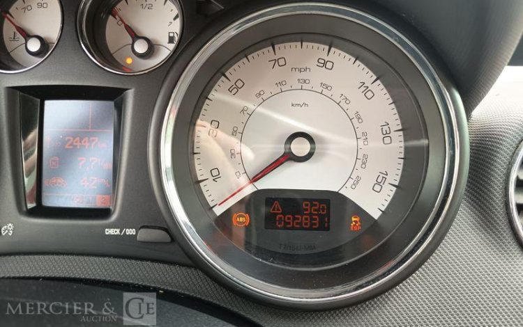 PEUGEOT 308 1.6 THP 16V 155 CV PREMIUM PACK – ESSENCE – 92831 KMS – ANNEE 2013 NOIR FN-627-HK