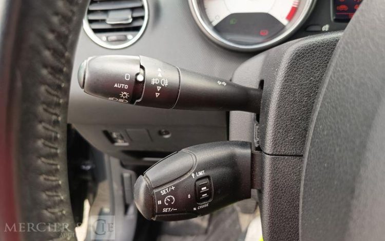 PEUGEOT 308 1.6 THP 16V 155 CV PREMIUM PACK – ESSENCE – 92831 KMS – ANNEE 2013 NOIR FN-627-HK