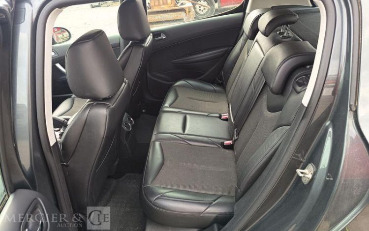 PEUGEOT 308 1.6 THP 16V 155 CV PREMIUM PACK – ESSENCE – 92831 KMS – ANNEE 2013 NOIR FN-627-HK