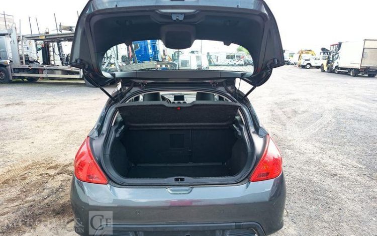 PEUGEOT 308 1.6 THP 16V 155 CV PREMIUM PACK – ESSENCE – 92831 KMS – ANNEE 2013 NOIR FN-627-HK