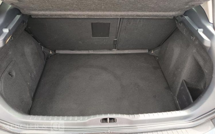 PEUGEOT 308 1.6 THP 16V 155 CV PREMIUM PACK – ESSENCE – 92831 KMS – ANNEE 2013 NOIR FN-627-HK