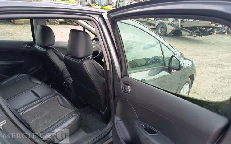 PEUGEOT 308 1.6 THP 16V 155 CV PREMIUM PACK – ESSENCE – 92831 KMS – ANNEE 2013 NOIR FN-627-HK