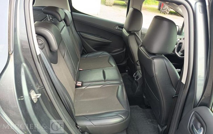 PEUGEOT 308 1.6 THP 16V 155 CV PREMIUM PACK – ESSENCE – 92831 KMS – ANNEE 2013 NOIR FN-627-HK