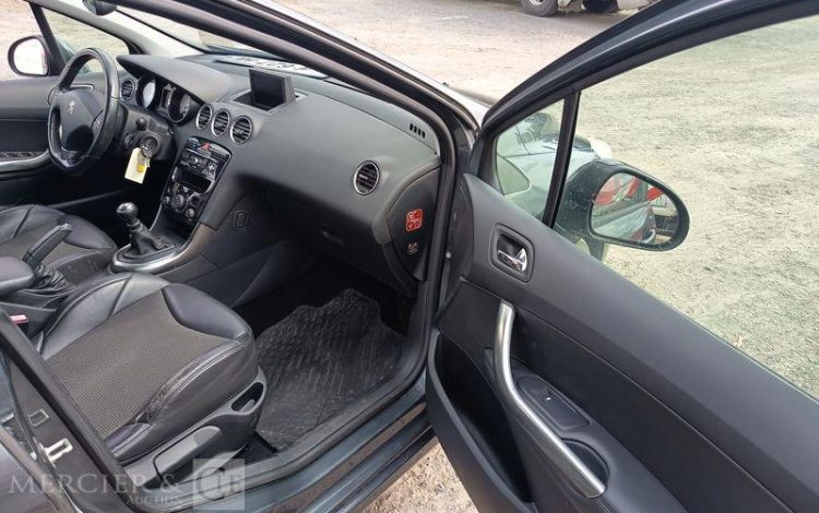 PEUGEOT 308 1.6 THP 16V 155 CV PREMIUM PACK – ESSENCE – 92831 KMS – ANNEE 2013 NOIR FN-627-HK