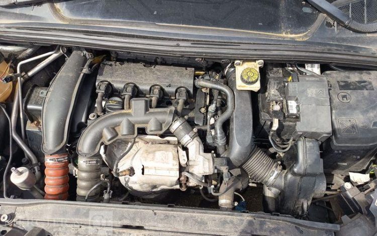 PEUGEOT 308 1.6 THP 16V 155 CV PREMIUM PACK – ESSENCE – 92831 KMS – ANNEE 2013 NOIR FN-627-HK