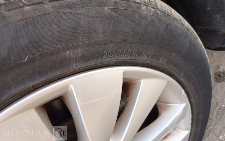 PEUGEOT 308 1.6 THP 16V 155 CV PREMIUM PACK – ESSENCE – 92831 KMS – ANNEE 2013 NOIR FN-627-HK