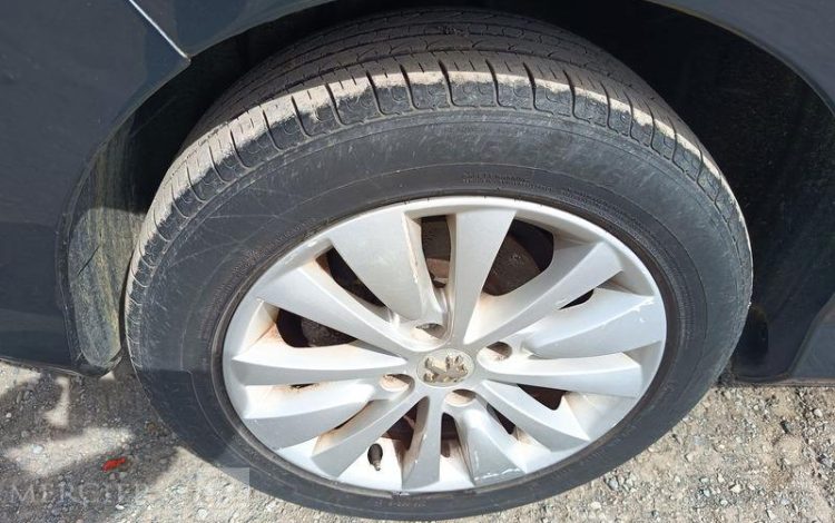 PEUGEOT 308 1.6 THP 16V 155 CV PREMIUM PACK – ESSENCE – 92831 KMS – ANNEE 2013 NOIR FN-627-HK