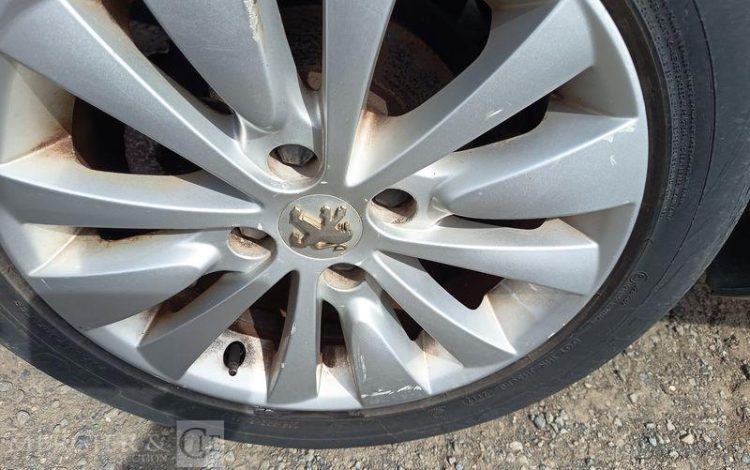 PEUGEOT 308 1.6 THP 16V 155 CV PREMIUM PACK – ESSENCE – 92831 KMS – ANNEE 2013 NOIR FN-627-HK