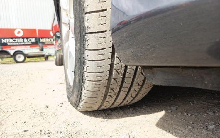 PEUGEOT 308 1.6 THP 16V 155 CV PREMIUM PACK – ESSENCE – 92831 KMS – ANNEE 2013 NOIR FN-627-HK