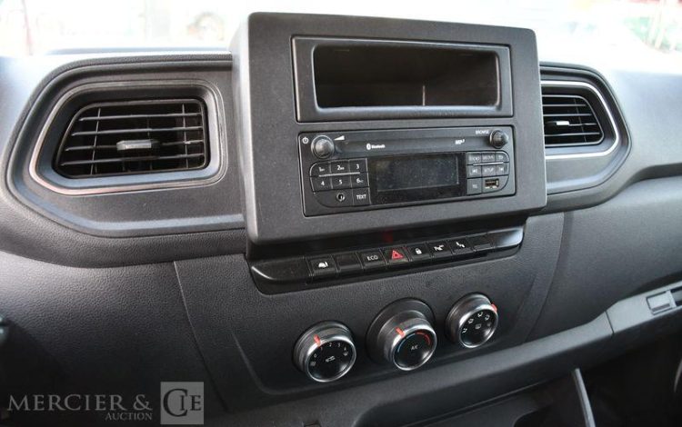 RENAULT MASTER 2.3 DCI 135ch 3T5 L2H2 GRAND-CONFORT BLANC FN-635-KJ