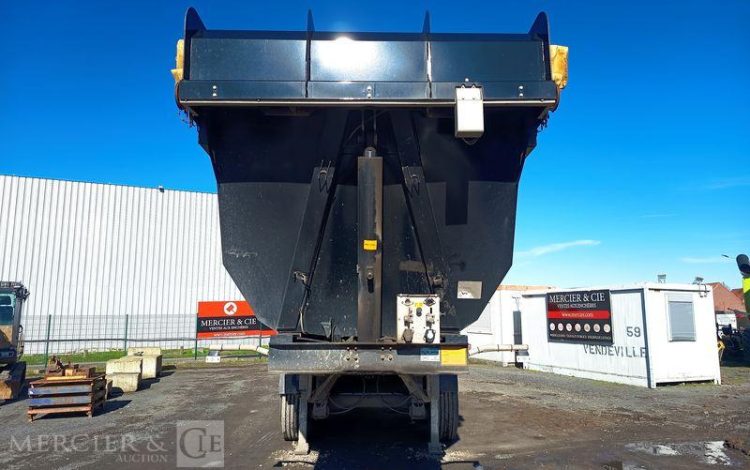 BENALU SEMI REMORQUE BENNE BASCULANTE –  3 ESSIEUX  – PTAC : 38 TONNES – ANNEE 2020  FP-939-NS