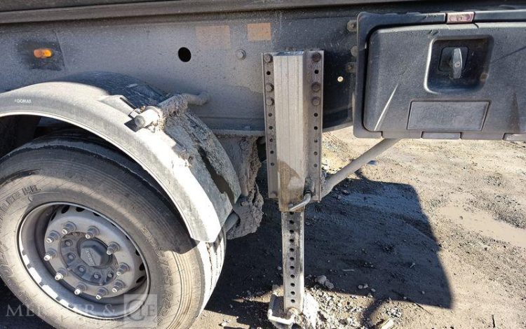 BENALU SEMI REMORQUE BENNE BASCULANTE –  3 ESSIEUX  – PTAC : 38 TONNES – ANNEE 2020  FP-939-NS