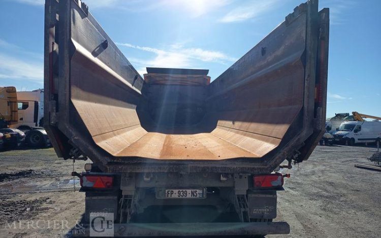 BENALU SEMI REMORQUE BENNE BASCULANTE –  3 ESSIEUX  – PTAC : 38 TONNES – ANNEE 2020  FP-939-NS