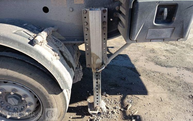 BENALU SEMI REMORQUE BENNE BASCULANTE –  3 ESSIEUX  – PTAC : 38 TONNES – ANNEE 2020  FP-939-NS