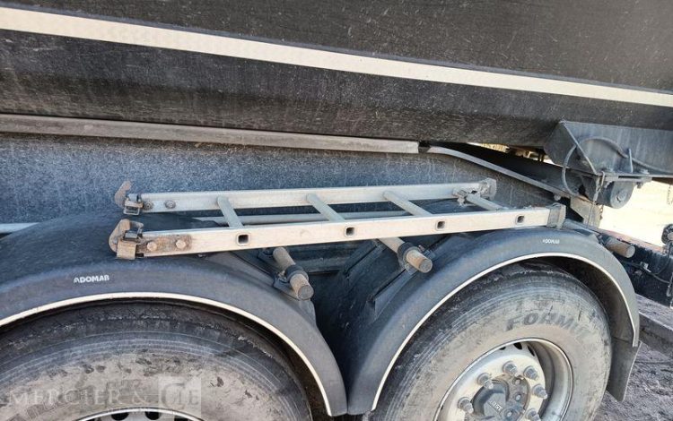 BENALU SEMI REMORQUE BENNE BASCULANTE –  3 ESSIEUX  – PTAC : 38 TONNES – ANNEE 2020  FP-939-NS
