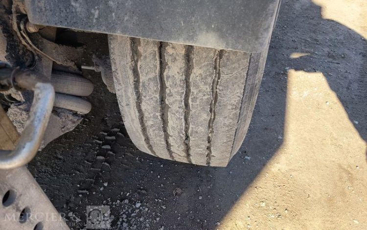 BENALU SEMI REMORQUE BENNE BASCULANTE –  3 ESSIEUX  – PTAC : 38 TONNES – ANNEE 2020  FP-939-NS