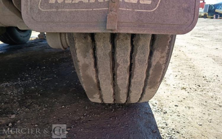 BENALU SEMI REMORQUE BENNE BASCULANTE –  3 ESSIEUX  – PTAC : 38 TONNES – ANNEE 2020  FP-939-NS