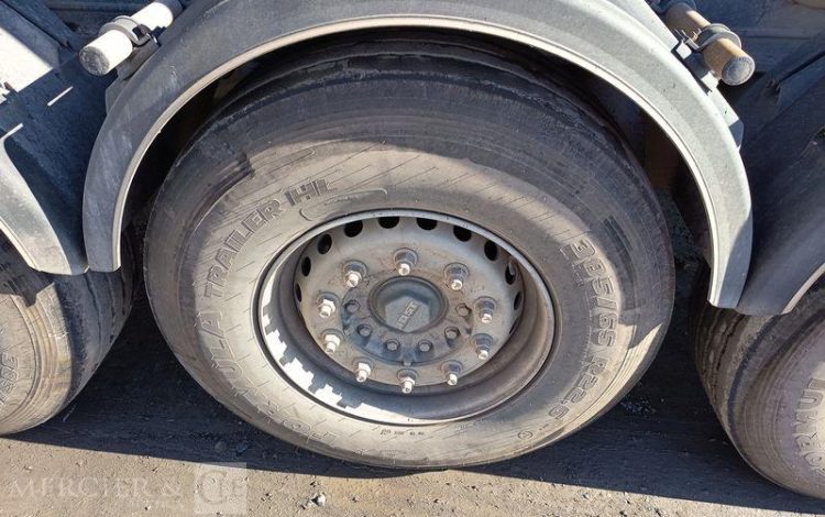 BENALU SEMI REMORQUE BENNE BASCULANTE –  3 ESSIEUX  – PTAC : 38 TONNES – ANNEE 2020  FP-939-NS