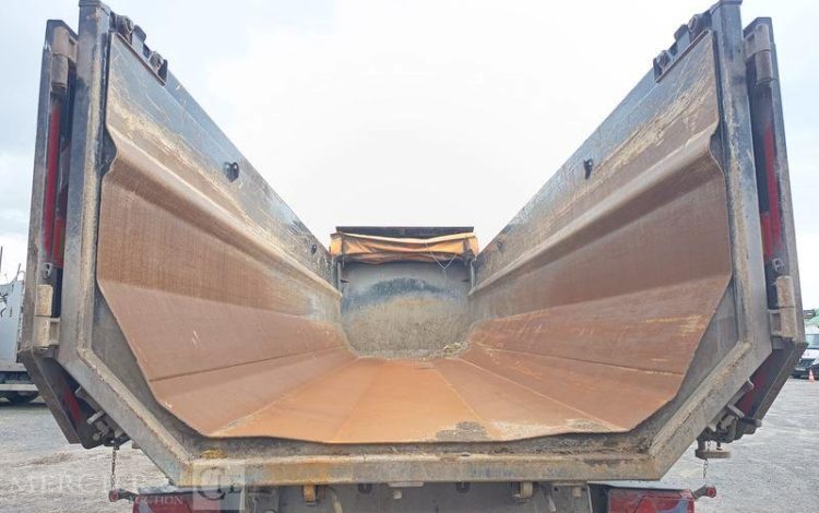 BENALU SEMI BENNE BASCULANTE – 3 ESSIEUX – PTAC 39 TONNES  – ANNEE 2020  FP-950-NS