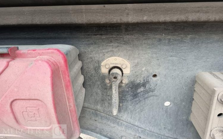 BENALU SEMI BENNE BASCULANTE – 3 ESSIEUX – PTAC 39 TONNES  – ANNEE 2020  FP-950-NS