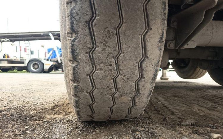 BENALU SEMI BENNE BASCULANTE – 3 ESSIEUX – PTAC 39 TONNES  – ANNEE 2020  FP-950-NS