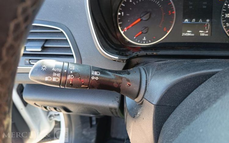 RENAULT MEGANE STE AIR NAV BLUE DCI 115 BLANC FW-436-ZB