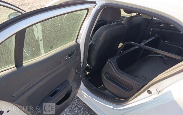 RENAULT MEGANE STE AIR NAV BLUE DCI 115 BLANC FW-436-ZB