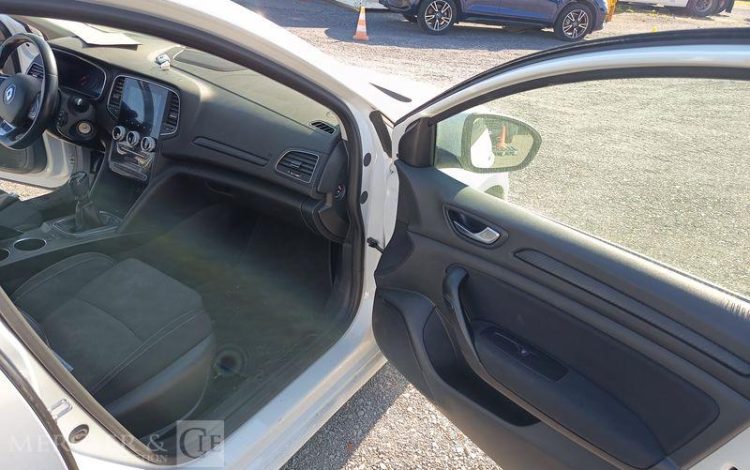 RENAULT MEGANE STE AIR NAV BLUE DCI 115 BLANC FW-436-ZB