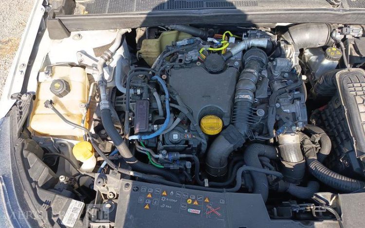 RENAULT MEGANE STE AIR NAV BLUE DCI 115 BLANC FW-436-ZB