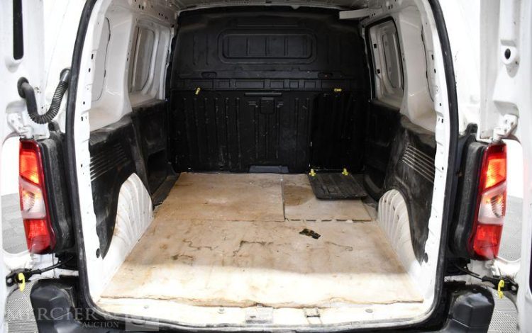 CITROEN BERLINGO 1.2 PURETECH 130ch 650KG M L1 DRIVER EAT BLANC FY-601-NX