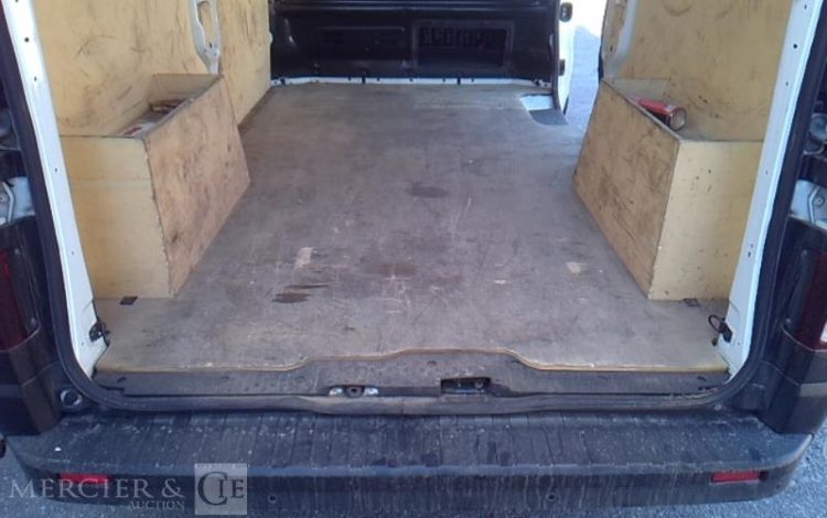 RENAULT TRAFIC 35S14G BLANC FZ-533-SG