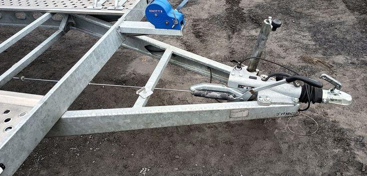 PHOENIX REMORQUE PORTE VOITURE 3 ESSIEUX – PTAC : 3,5T- POUR PIECE SANS CARTE GRISE  GN-860-AG