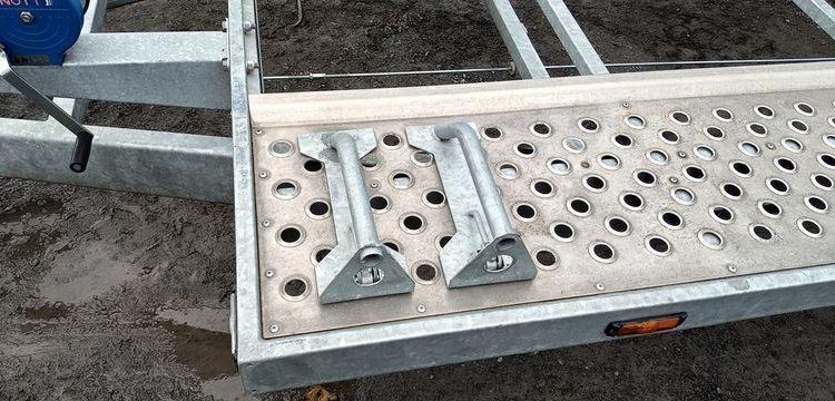 PHOENIX REMORQUE PORTE VOITURE 3 ESSIEUX – PTAC : 3,5T- POUR PIECE SANS CARTE GRISE  GN-860-AG