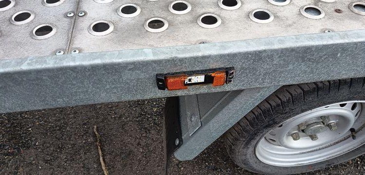 PHOENIX REMORQUE PORTE VOITURE 3 ESSIEUX – PTAC : 3,5T- POUR PIECE SANS CARTE GRISE  GN-860-AG