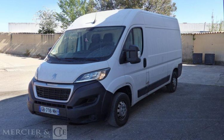 PEUGEOT BOXER  GB-716-MH