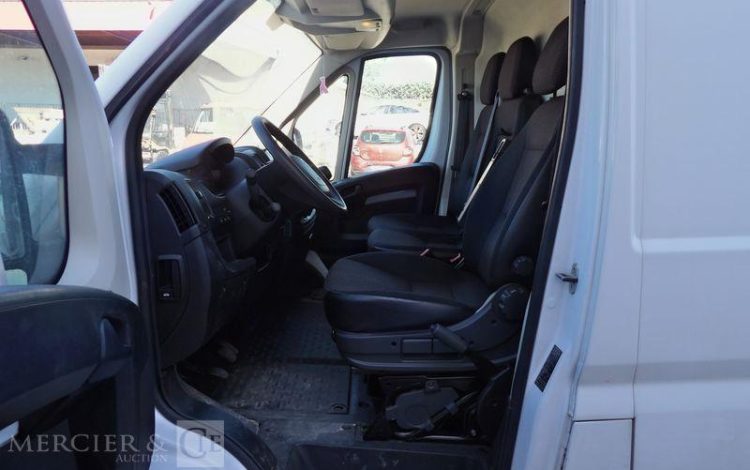 PEUGEOT BOXER  GB-716-MH