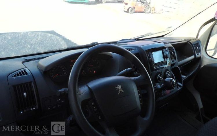 PEUGEOT BOXER  GB-716-MH