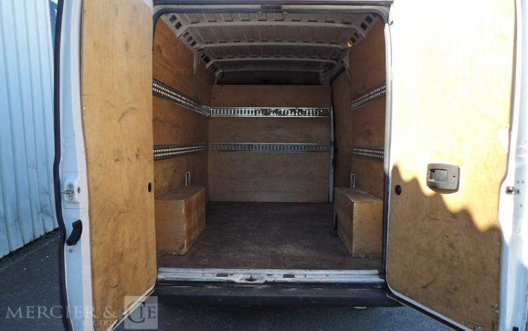 PEUGEOT BOXER  GB-716-MH