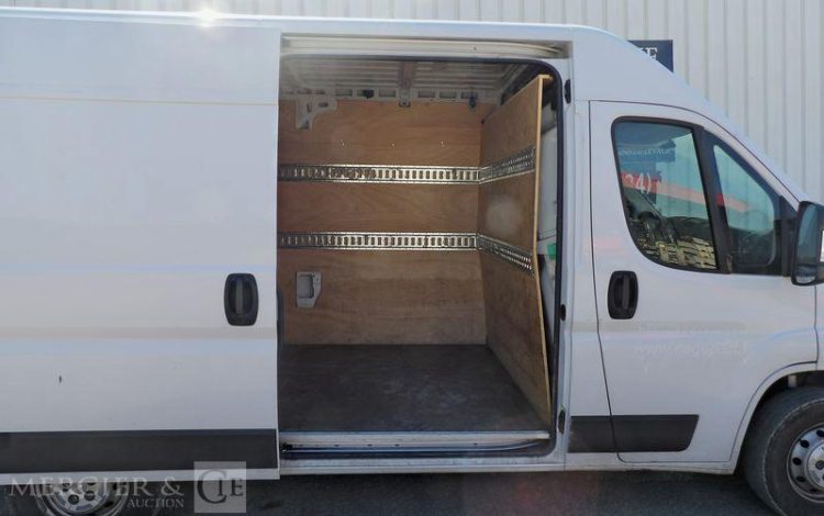 PEUGEOT BOXER  GB-716-MH