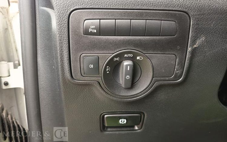 MERCEDES VITO 1.9 CDI 190CV BA 9G-TRONIC BLANC GH-007-HF