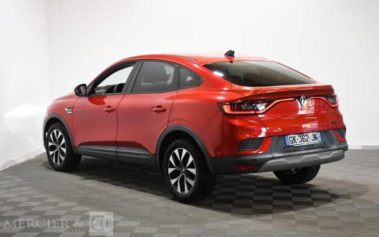 RENAULT ARKANA 1.6 E-TECH 145ch MHEV EVOLUTION BVA ROUGE GK-362-JM