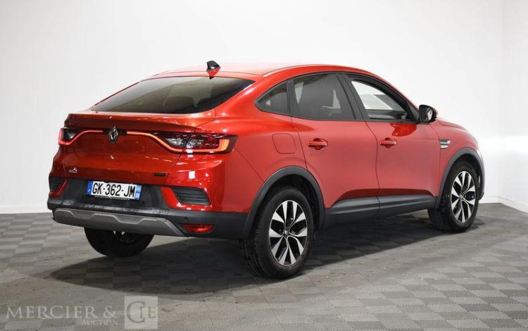 RENAULT ARKANA 1.6 E-TECH 145ch MHEV EVOLUTION BVA ROUGE GK-362-JM