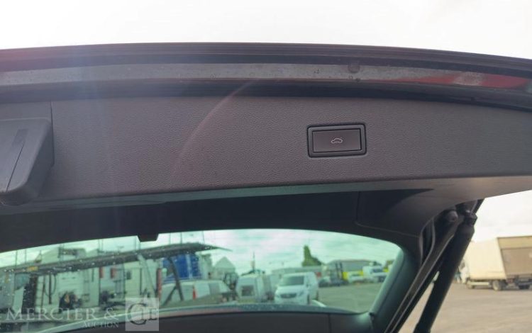 VOLKSWAGEN TIGUAN 2.0 TDI 150 SCR ELEGANCE DSG NOIR GN-044-CW