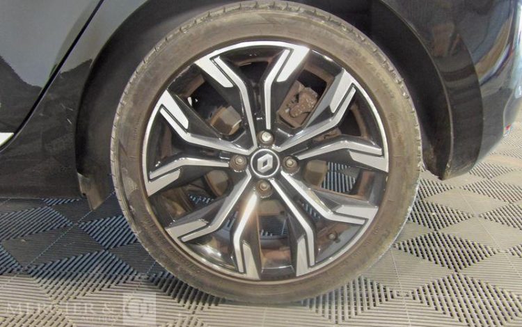 RENAULT CLIO IV NOIR GN-399-EL