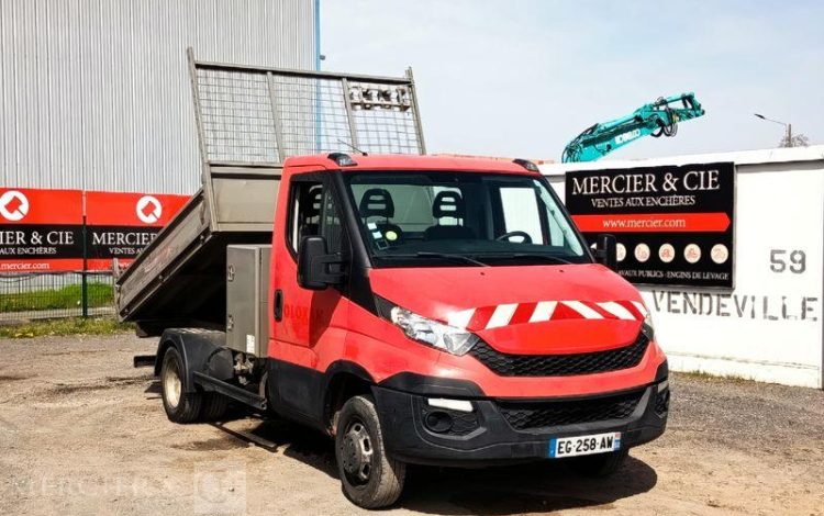 IVECO 35C13 BENNE SIMPLE CABINE COFFRE  EG-258-AW